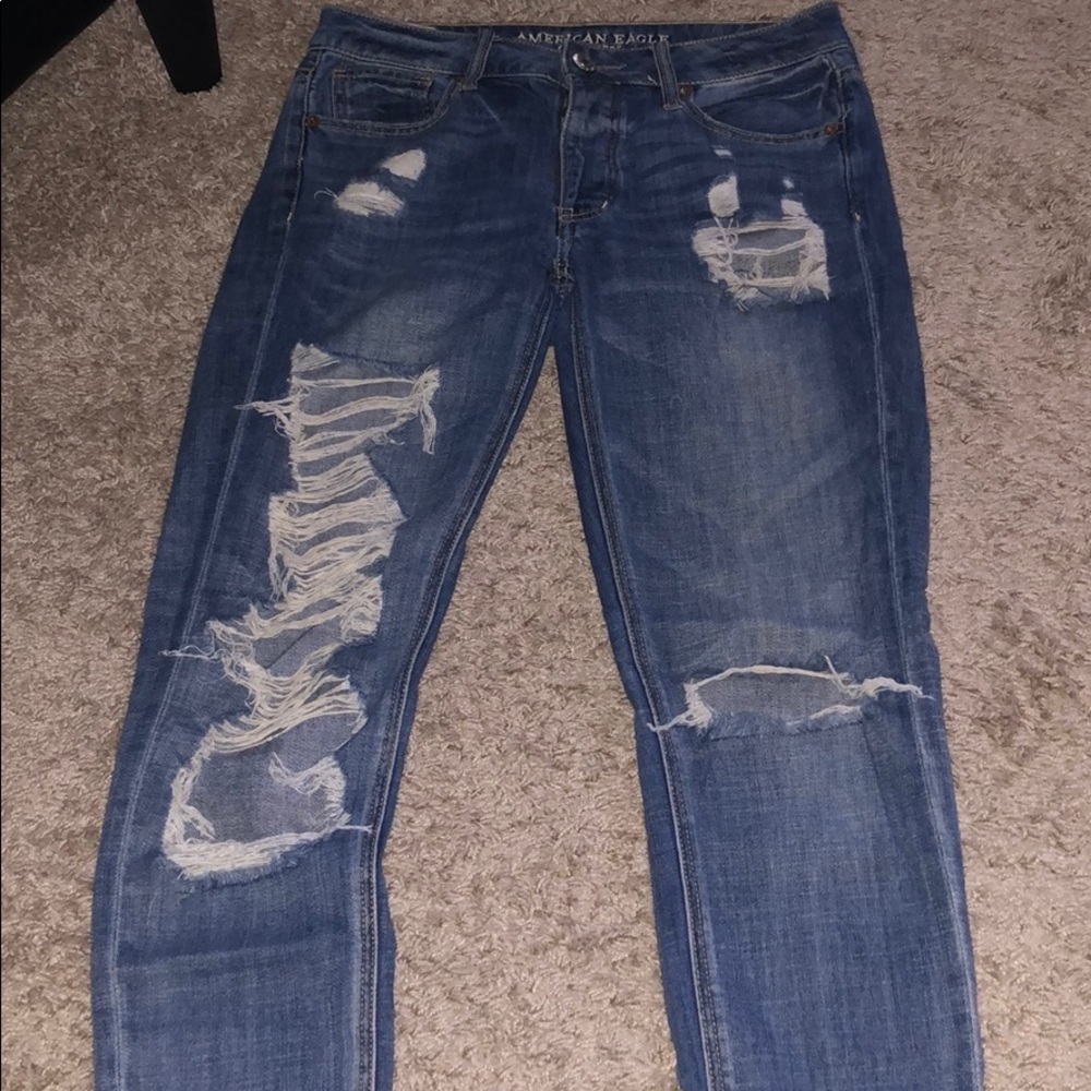 Boyfriend distressed jeans
